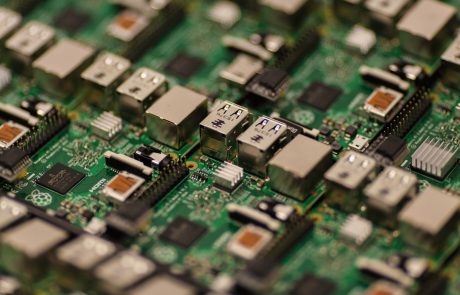 Aplicación del plástico en la electricidad y electrónica Aplicación del plástico en la electricidad y electrónica