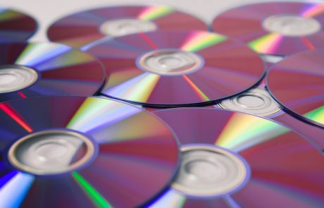 Aplicación del plástico en la electricidad y electrónica Aplicación del plástico en la electricidad y electrónica