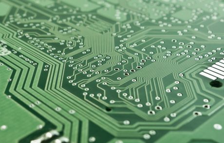 Aplicación del plástico en la electricidad y electrónica Aplicación del plástico en la electricidad y electrónica